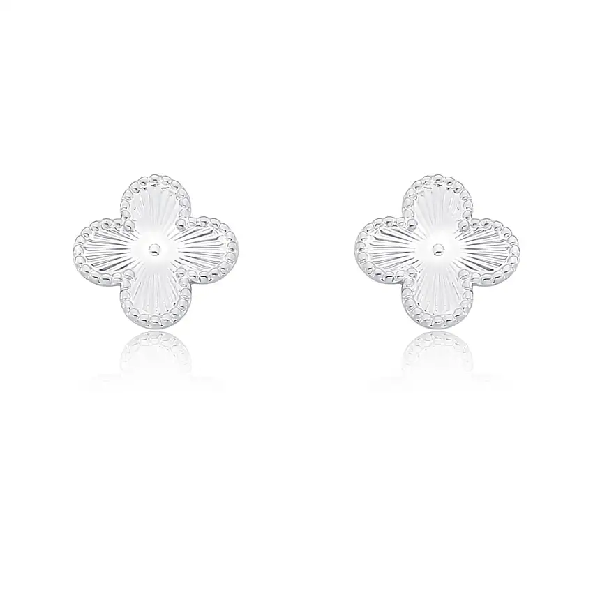 Brinco Prata Leve Fixo Trevo Trabalhado 14mm