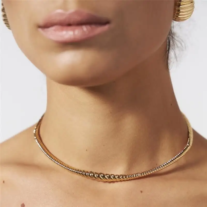 Choker Maleável Trabalhada Ouro - Una